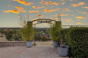 Paso Vista Bella by Avantstay Luxe Group Escape w Wine Country Views