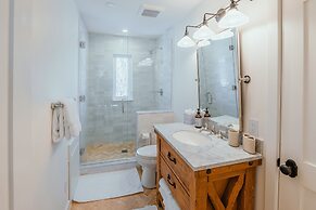 River House Hot Tub 15min to Downtown Skiing