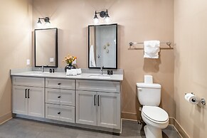 The Magnolia 6 by Avantstay Downtown Balcony