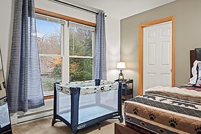 Mews Mountain House by Avantstay Walk to Beach Hot Tub Game Room