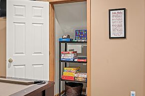 Mews Mountain House by Avantstay Walk to Beach Hot Tub Game Room