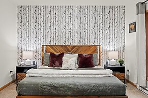 Mews Mountain House by Avantstay Walk to Beach Hot Tub Game Room