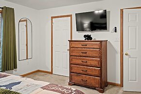 Mews Mountain House by Avantstay Walk to Beach Hot Tub Game Room