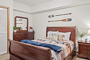 Mews Mountain House by Avantstay Walk to Beach Hot Tub Game Room