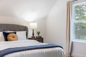 Luxuriously Lakeside by Avantstay Lakefront Retreat w Game Room