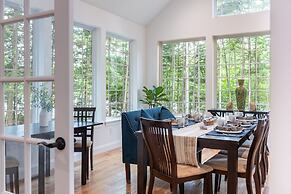 Luxuriously Lakeside by Avantstay Lakefront Retreat w Game Room