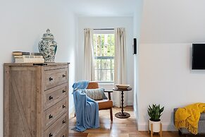 Luxuriously Lakeside by Avantstay Lakefront Retreat w Game Room