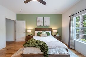 Luxuriously Lakeside by Avantstay Lakefront Retreat w Game Room