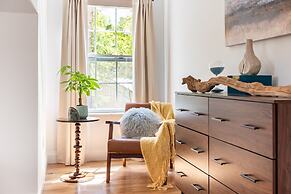 Luxuriously Lakeside by Avantstay Lakefront Retreat w Game Room