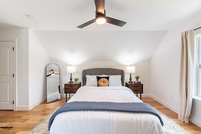 Luxuriously Lakeside by Avantstay Lakefront Retreat w Game Room