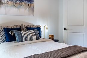 Luxuriously Lakeside by Avantstay Lakefront Retreat w Game Room