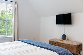 Luxuriously Lakeside by Avantstay Lakefront Retreat w Game Room