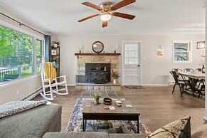 Tomhickon by Avantstay Walk to Lake Firepit Deck