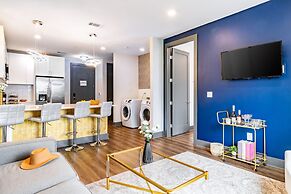 Lindsley by Avantstay Balcony Modern Design A Downtown Location