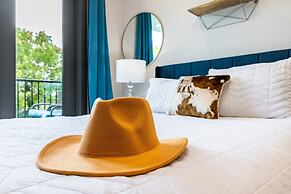 Lindsley by Avantstay Balcony Modern Design A Downtown Location