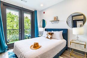 Lindsley by Avantstay Balcony Modern Design A Downtown Location