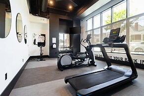 Lindsley by Avantstay Balcony Modern Design A Downtown Location