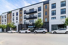 Lindsley by Avantstay Balcony Modern Design A Downtown Location