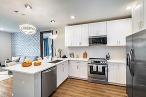 Lindsley by Avantstay Balcony Modern Design A Downtown Location