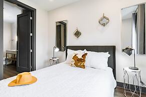 Lindsley by Avantstay Balcony Modern Design A Downtown Location