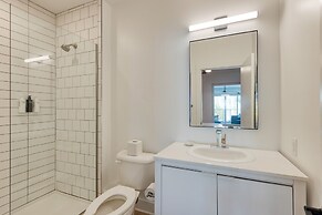 The Carter 201 by Avantstay 4BR Balcony