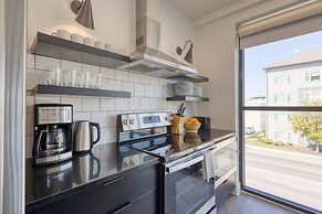 The Carter 201 by Avantstay 4BR Balcony