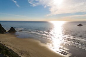 Royal Canoe by Avantstay Walk to the Shore Private Yard