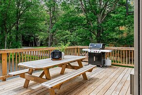 Bluejay Getaway by Avantstay Walk to Lake 7bdr Hot Tub Pool Table