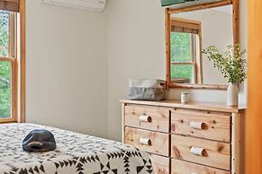 Bluejay Getaway by Avantstay Walk to Lake 7bdr Hot Tub Pool Table