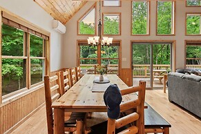 Bluejay Getaway by Avantstay Walk to Lake 7bdr Hot Tub Pool Table