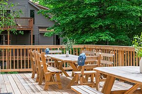 Bluejay Getaway by Avantstay Walk to Lake 7bdr Hot Tub Pool Table