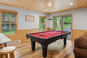Bluejay Getaway by Avantstay Walk to Lake 7bdr Hot Tub Pool Table