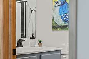 Bluejay Getaway by Avantstay Walk to Lake 7bdr Hot Tub Pool Table