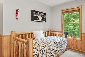 Bluejay Getaway by Avantstay Walk to Lake 7bdr Hot Tub Pool Table