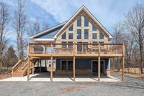 Bluejay Getaway by Avantstay Walk to Lake 7bdr Hot Tub Pool Table