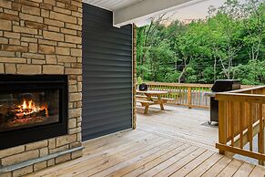 Bluejay Getaway by Avantstay Walk to Lake 7bdr Hot Tub Pool Table