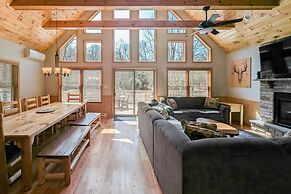 Bluejay Getaway by Avantstay Walk to Lake 7bdr Hot Tub Pool Table