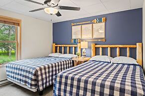 Bluejay Getaway by Avantstay Walk to Lake 7bdr Hot Tub Pool Table