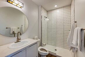 The Carter 405 by Avantstay 4BR Balcony