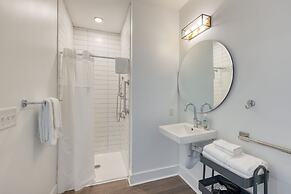 The Carter 405 by Avantstay 4BR Balcony