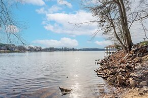 Paradise Peninsula by Avantstay Waterfront Private Beach Hot Tub View
