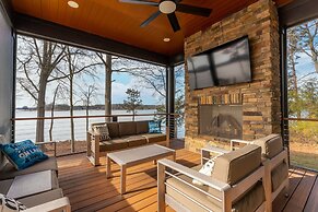 Paradise Peninsula by Avantstay Waterfront Private Beach Hot Tub View