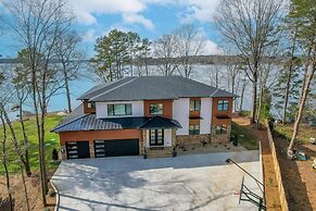 Paradise Peninsula by Avantstay Waterfront Private Beach Hot Tub View