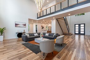 Paradise Peninsula by Avantstay Waterfront Private Beach Hot Tub View