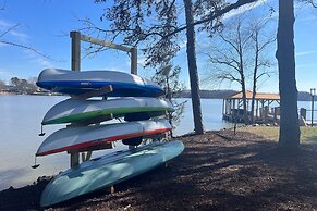 Paradise Peninsula by Avantstay Waterfront Private Beach Hot Tub View