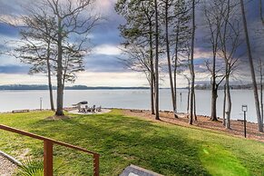 Paradise Peninsula by Avantstay Waterfront Private Beach Hot Tub View