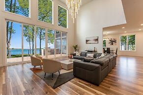 Paradise Peninsula by Avantstay Waterfront Private Beach Hot Tub View