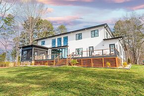 Paradise Peninsula by Avantstay Waterfront Private Beach Hot Tub View