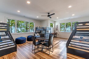 Paradise Peninsula by Avantstay Waterfront Private Beach Hot Tub View