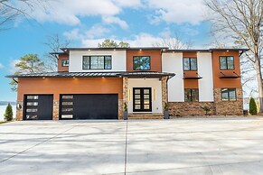 Paradise Peninsula by Avantstay Waterfront Private Beach Hot Tub View